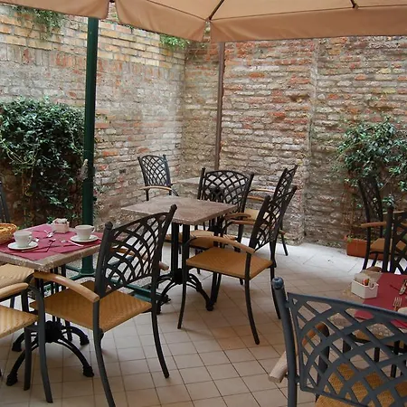 Ca' Lucrezia Guest house