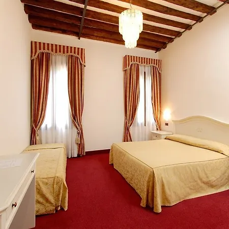 Guest house Ca' Lucrezia 3*