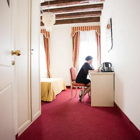 Ca' Lucrezia 3* Benátky