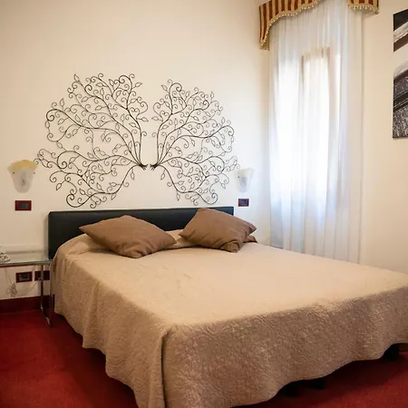 Πανσιόν Ca' Lucrezia