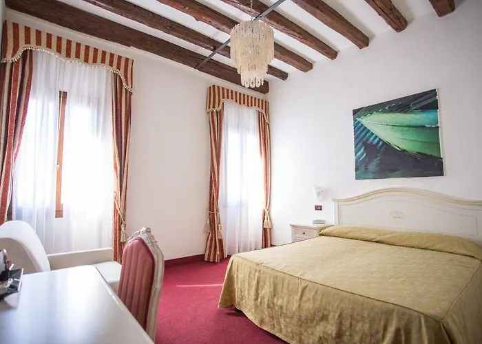 Ca' Lucrezia Πανσιόν 3*