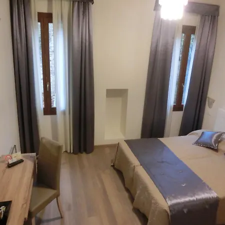 Ca' Lucrezia Gæstehus Venedig