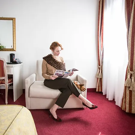 Ca' Lucrezia Gæstehus 3*