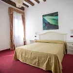 Pensjonat Ca' Lucrezia 3*